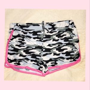 Emme Jordan sleep short M black/white/pink cammo